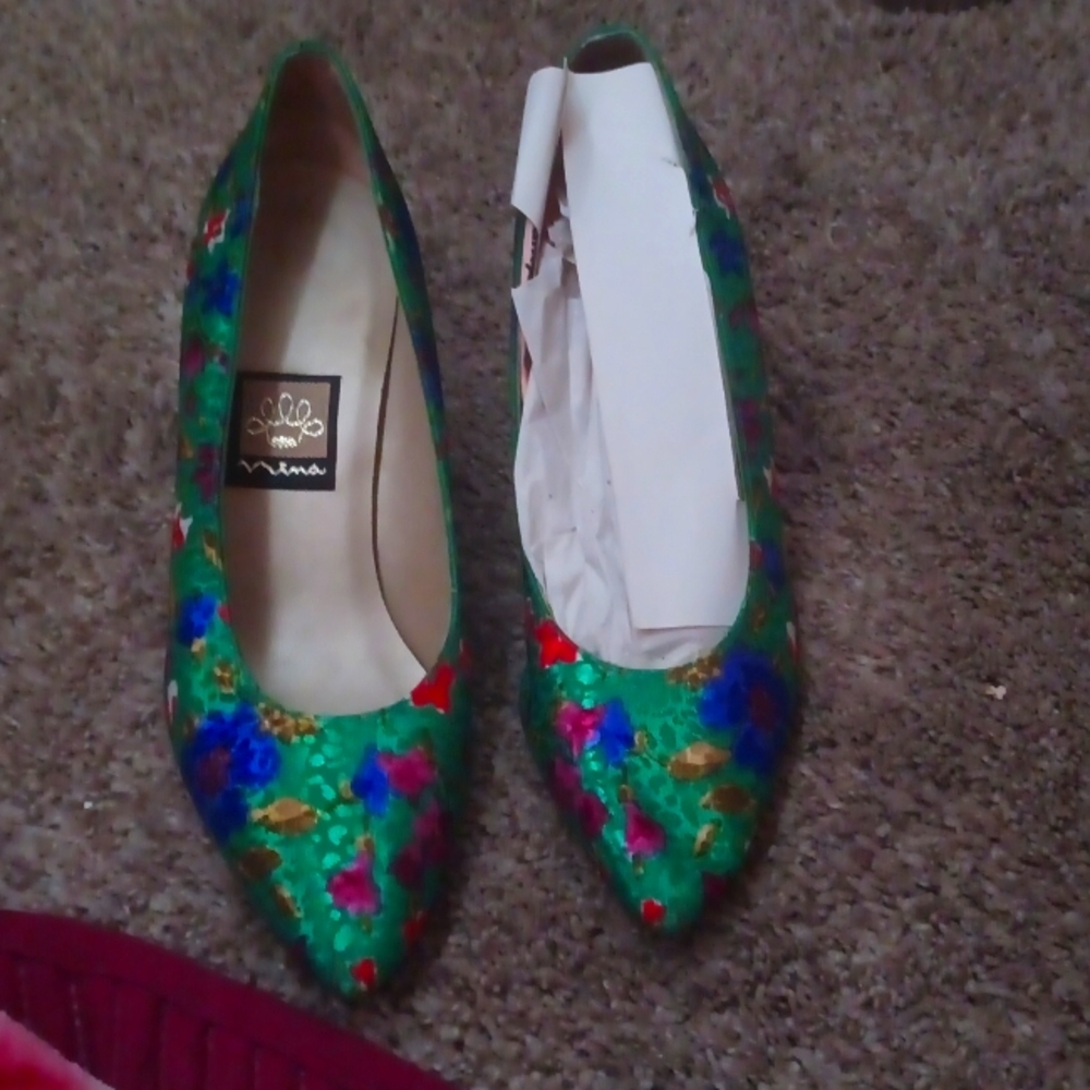 Vintage pumps